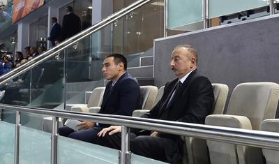 İlham Əliyev millinin oyununu izlədi və alqışladı - FOTOREPORTAJ